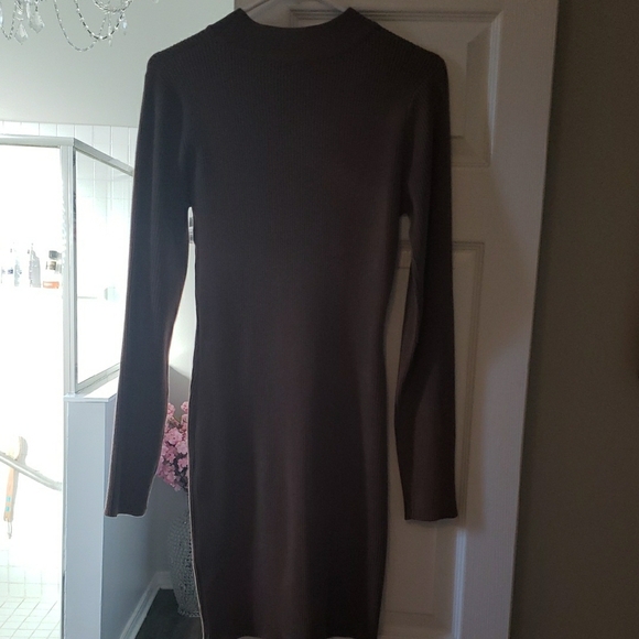 Elegant Brown Lace-Up Dress - Picture 4 of 4